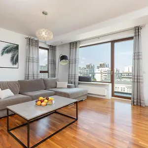Atelier By Renters Apartament